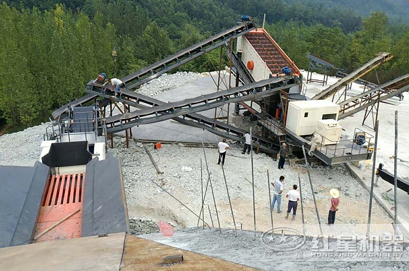 移動碎石機(jī)在湖北武漢